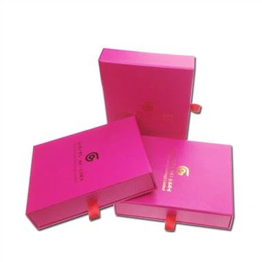 Cutie de bijuterii cu logo personalizat